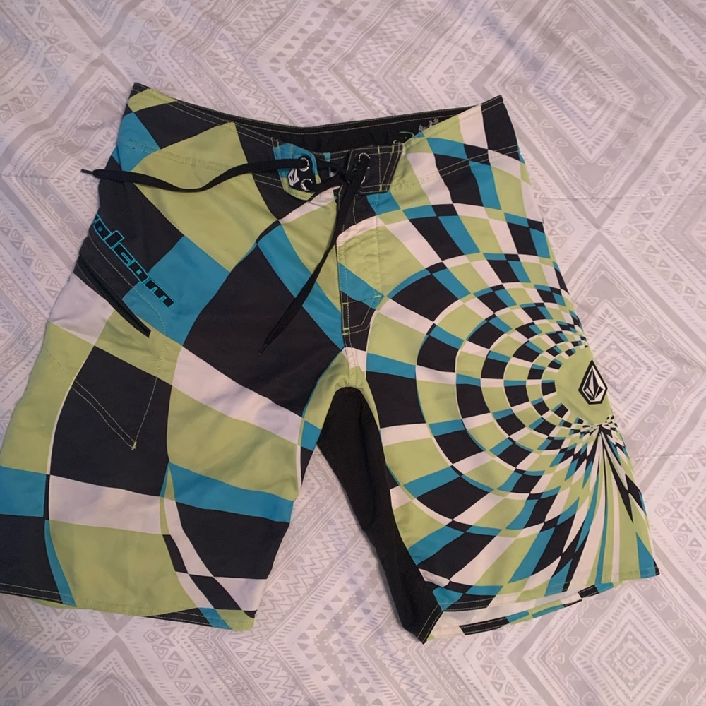 Men’s swim shorts
